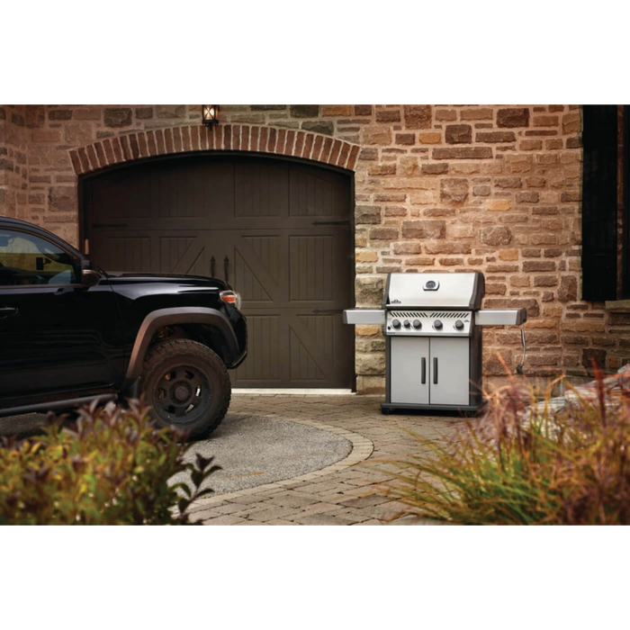 Napoleon BBQ Rogue® XT 525 Natural Gas Grill RXT525SIBNSS-1